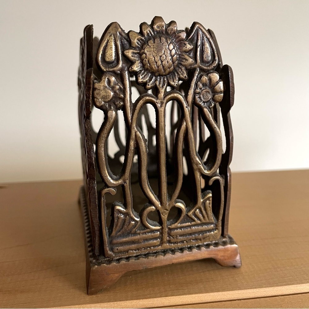 Vtg Art Nouveau style brass desk accessory pen holder sunflowers - Picture 3 of 10